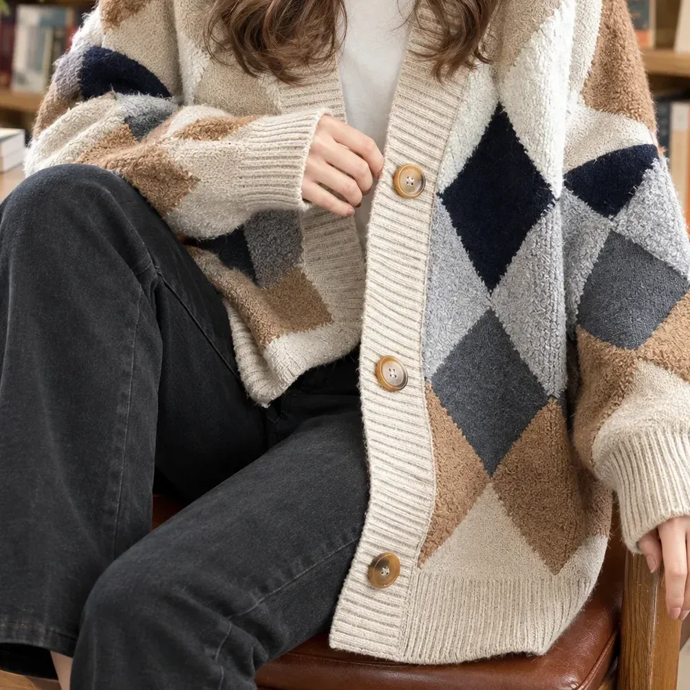 Clarisse Diamond Cardigan — Khaki lower garment detail