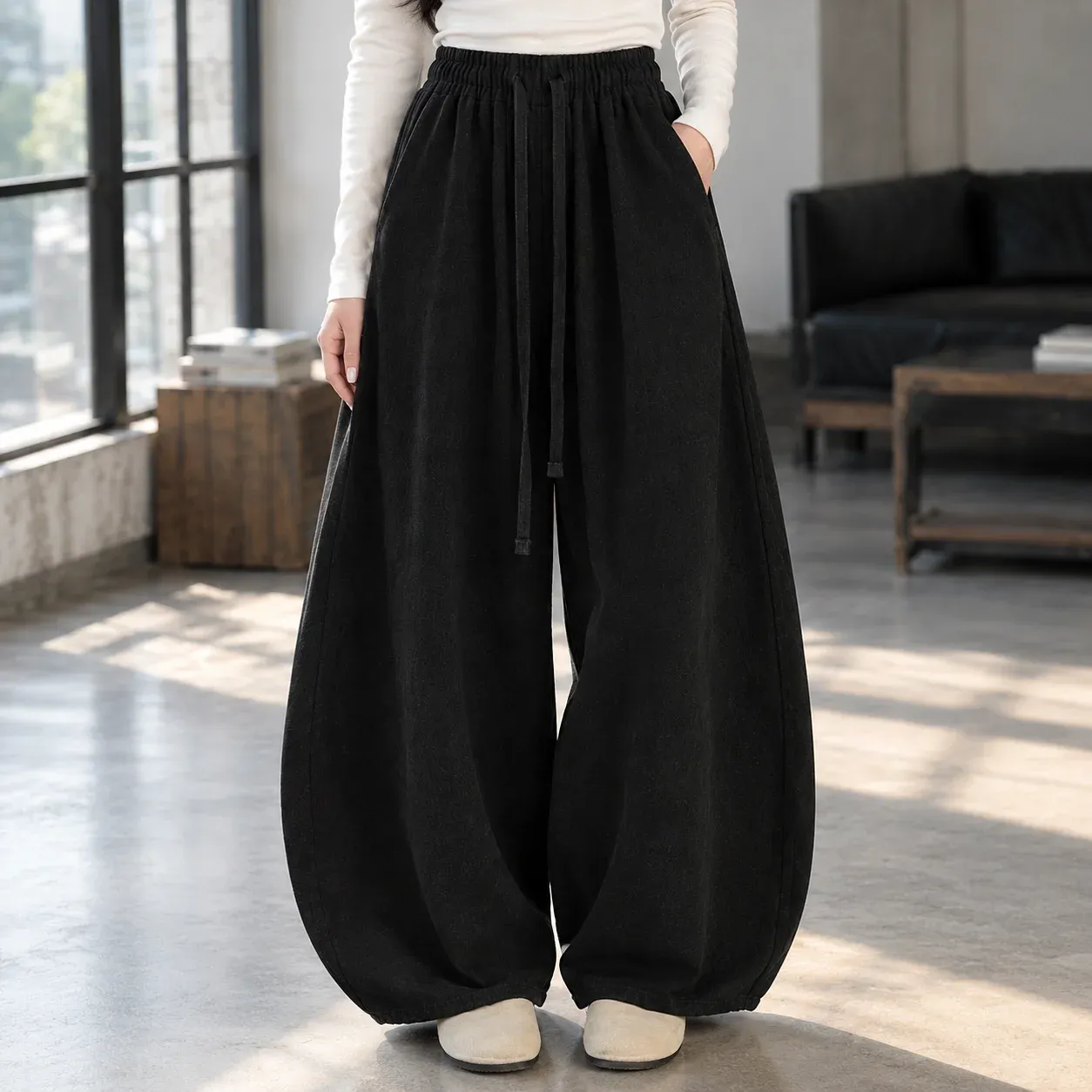 Bianca Balloon Trousers — Black construction detail