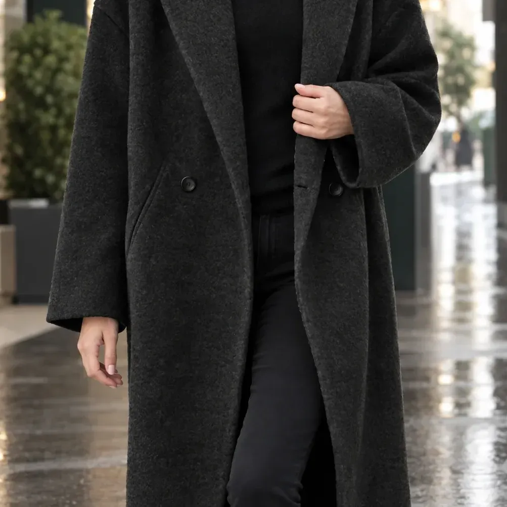 Daphne Relaxed Coat — Black garment detail