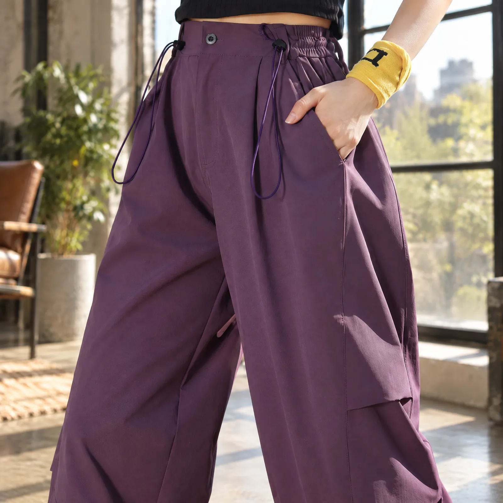 Fernbank Wide-Leg Pants: detail photograph of the selected source color